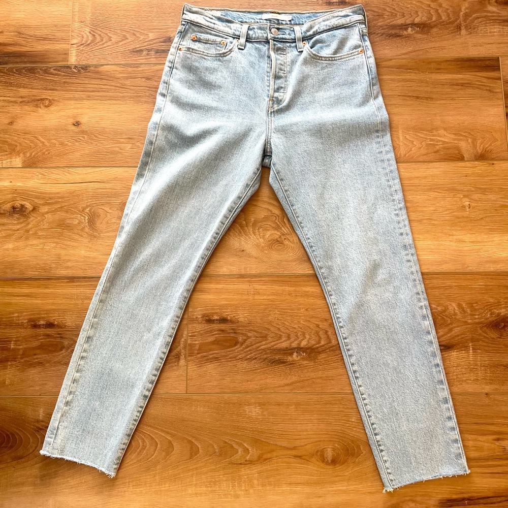 Levi's Wedgie Light Denim Straight‎ Leg Jeans